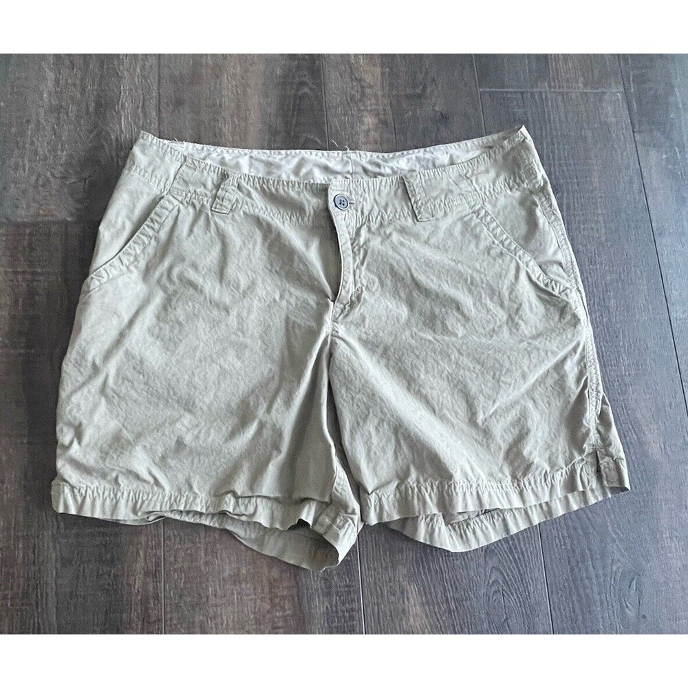Columbia Shorts Womens 10 Khaki Cotton Outdoor Hiking Slant Pockets Zip Fly